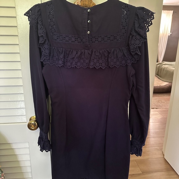 DOEN…Minore dress. EUC Sz M. Navy. FLATTERING. - Picture 3 of 4